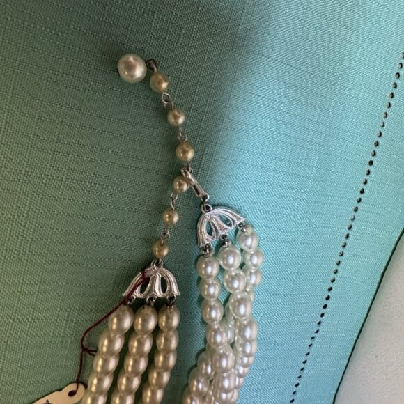 Necklace,Faux pearls,White Pearl Waterfall Style,Metal clasp, Hook closure.! - Picture 7 of 8